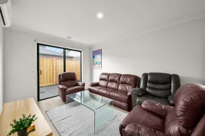 20%Off Monthly 3Bedroom Home ManorLakesCentre - Image 4