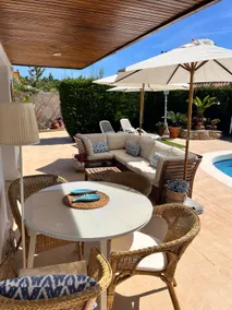 House with pool near the sea - Image 2