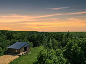 Diamond in the Bluff / HOT TUB / Sleeps 6 - Image 3
