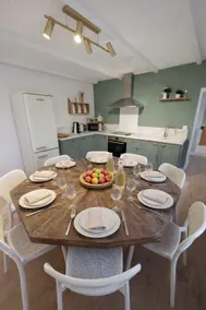 House for 8 people • 4 bedrooms • Access to A31 • EV charger - Image 4