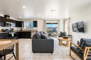 Dog-Friendly Townhome, Sleeps 6 - Image 4