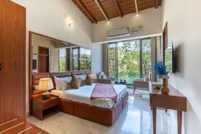 Suite 3, The Lakefront Suites at Naukuchiatal - Image 2