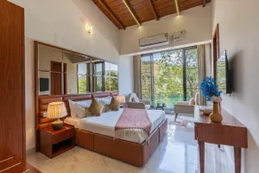Suite 3, The Lakefront Suites at Naukuchiatal - Image 5