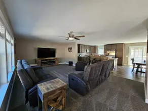 Secluded newly built home, game room, RV hook-up - Image 3