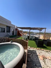 villa with pool - Image 4