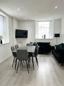 Welsh Getaway Apartment - Town Centre - Image 4