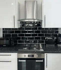 Welsh Getaway Apartment - Town Centre - Image 3
