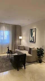 Lovely 5-bedroom apartment with two hotel-style bedrooms and a living room - Image 2