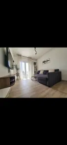 Maisonette with outdoor space, air conditioning, tram, metro nearby - Image 2