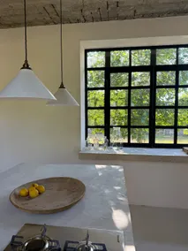 Architect-designed house with pool - Image 4
