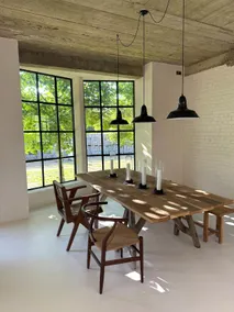 Architect-designed house with pool - Image 3