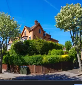 Stunning Victorian Home, Garden with Free Parking - Image 5