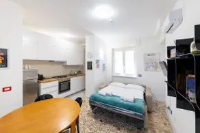 Metro M3 - 10 min Duomo - Cozy Apt W Balcony and AC - Image 4