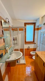 [Center] Exclusive Duplex | 2 Baths & Sci Garage - Image 4