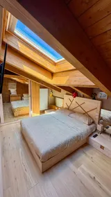 [Center] Exclusive Duplex | 2 Baths & Sci Garage - Image 3