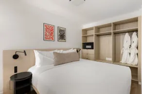 Keefer House | Deluxe Two Bed - Image 5