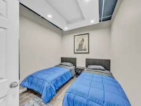 Modern 2-Bdr Retreat in Windsor| Stylish Comfort - Image 3