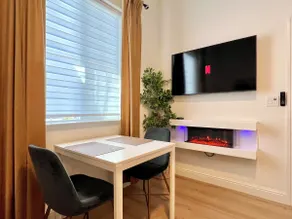 Luxe Mediterranean Lounge with King Bed - Image 3