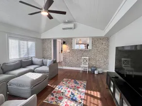 NEW Lakeside Cottage with nearby beach! - Image 3