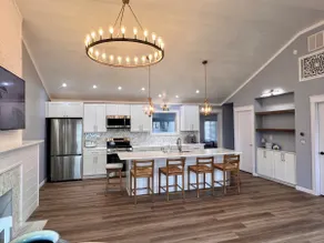 NEW Lakeside Cottage with nearby beach! - Image 4