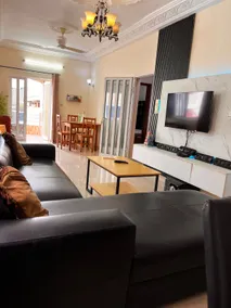 Secure 1-bedroom apartment + A/C + Fast Wifi - Image 3