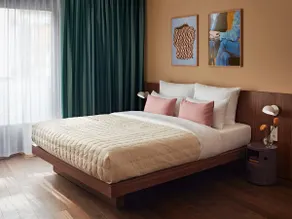 Numa | 1 Bedroom Apartment with Sofa Bed - Image 2