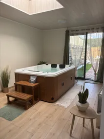 Jacuzzi suite - Image 2