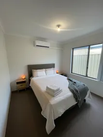 Modern apartment in Spearwood - Image 4