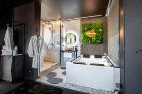 Luxury Suite & Spa • View of the Tour de l'Europe • Center - Image 5