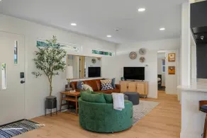 3BR waterfront home with patio & wildlife watching - Image 4
