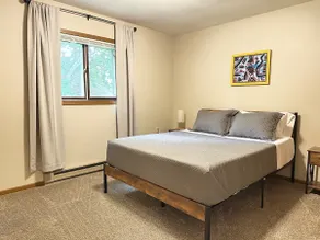 2BR Reedsburg Home/20m Dells - Image 4