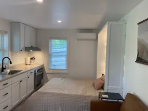 Cozy Studio Apartment - Image 5