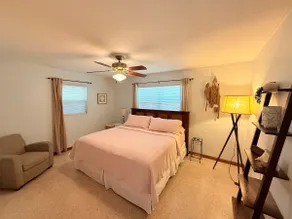 Walk to Beach·Sleeps 6·Free Parking•Work Desk Area - Image 3