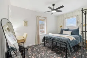 Moseley Manor | Pet Friendly | 2 full baths! - Image 4