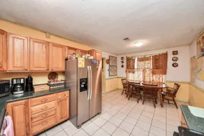 Beatles-Themed Retreat|Unique Stay in Channelview - Image 2