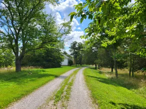 Pondview Escape a 75-Acre Retreat - Image 2
