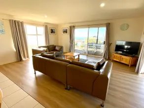 Bayview Beach House Apartment No 2 - Image 4