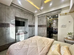 Stylish Studio in DLF:Luxe Living& Prime Location! - Image 3