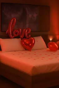In the Limits Room - Image 4
