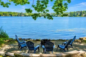 Kingfisher Cove: Lakefront home with sunrise views - Image 4