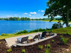 Kingfisher Cove: Lakefront home with sunrise views - Image 5