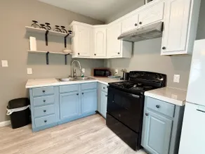 Small Studio Cove Duplex. - Image 2