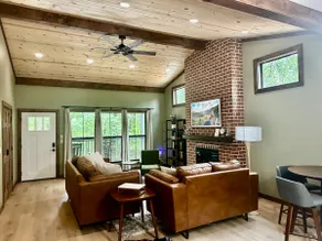 Coop Cabin! Hot tub+ hiking trail- view+ creek - Image 4