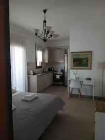 Studio Akrivis 15 minutes from the Airport 5 minutes from the Metro. - Image 2