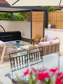Luxury Escape – Jacuzzi & Outdoor in Besançon-Cras - Image 5