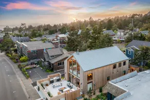 Sauna+ Patio+ Great Location | Manzanita Abbey - Image 3