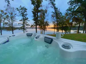 Eagle's Nest Lakehouse ~Pickleball Court ~Hot Tub - Image 4
