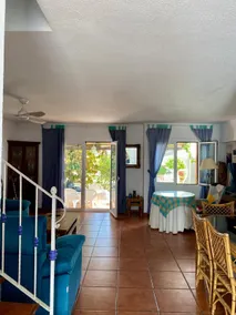 Family house right on the beach - Image 3