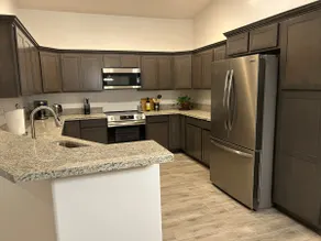 Large group getaway - 4 bed w/ updated appliances - Image 5