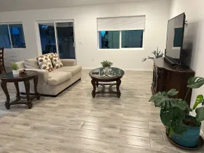 Large group getaway - 4 bed w/ updated appliances - Image 2